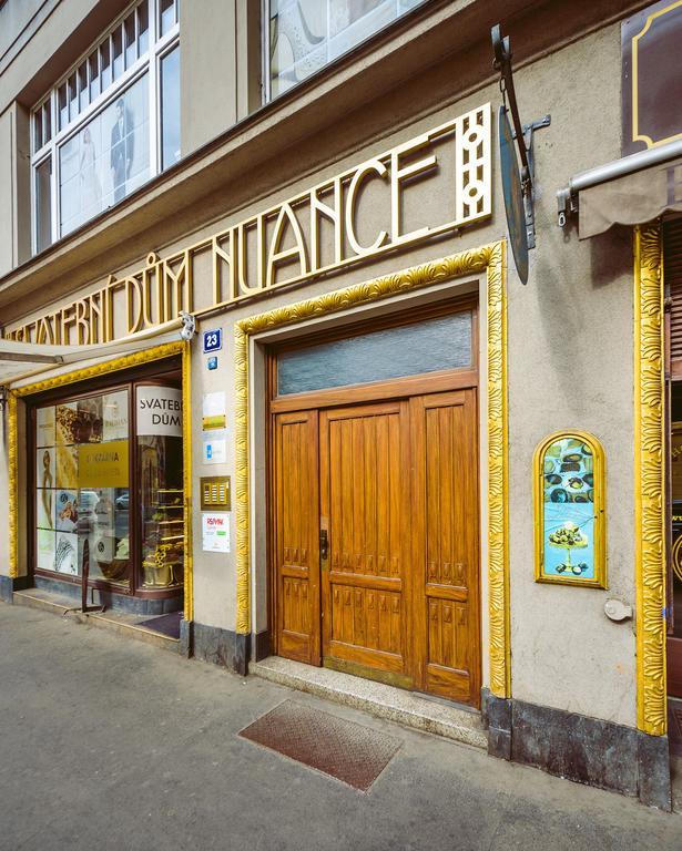 Ferienwohnung A/C + Terrace Breakfast At Tiffany'S Prag Exterior foto